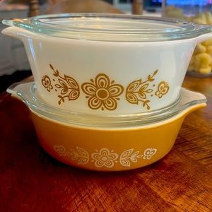 Set of 2 1979 Butterfly gold casserole dishes with lids